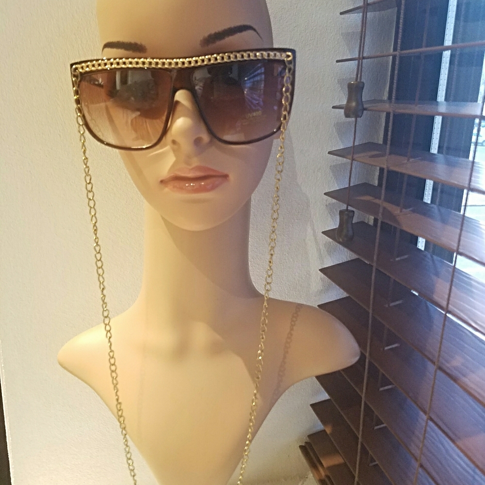 Retro brown square glasses